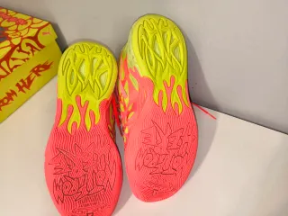 Zapatillas Baloncesto Puma Verdes y Rosas