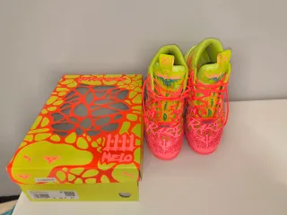 Zapatillas Baloncesto Puma Verdes y Rosas