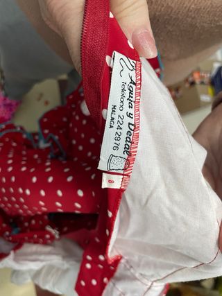 Vestido de gitana rojo con lunares blancos