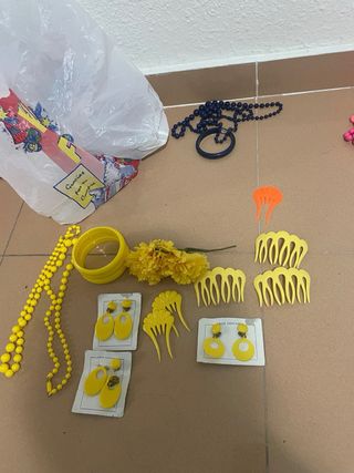 Vestido de gitana rojo con lunares blancos