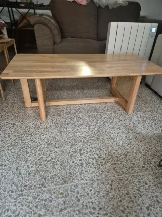 Mesa Vevor Madera caucho natural y Ratán pvp 179€