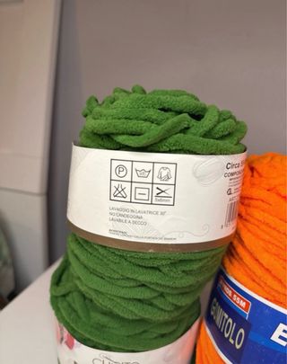 Set 4 gomitoli Filato Acrilico CUCITO