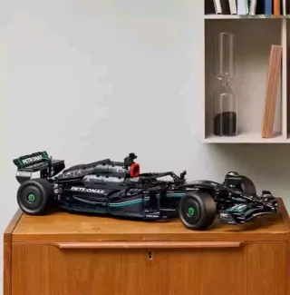 LEGO Mercedes AMG F1 PETRONAS