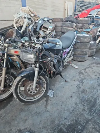 Suzuki GSX 750F Despiece