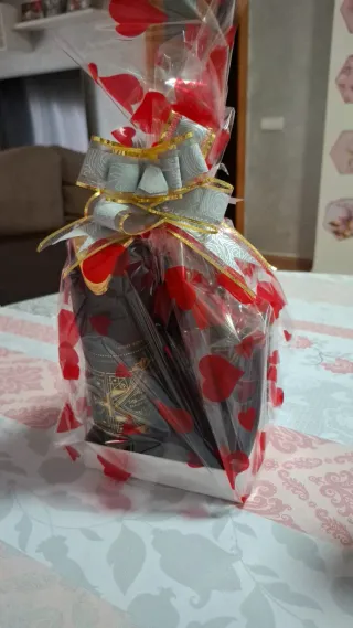 Cesta regalo San Valentín