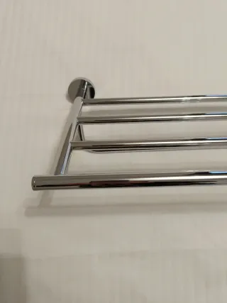 Percha Toallero de plata para baño