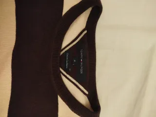 Jersey Tommy Hilfiger Rayas M, en perfecto estado.