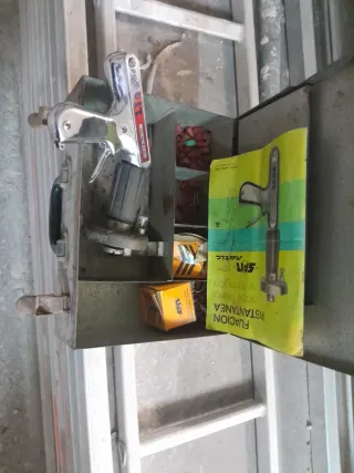 Pistola de tiros SPIT Matic antigua