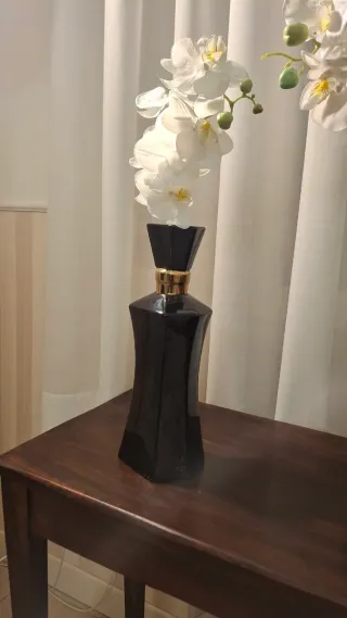 Vaso ceramica nero con dettagli oro