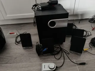 Sistema Audio 5.1 Philips 90W + Decodificador