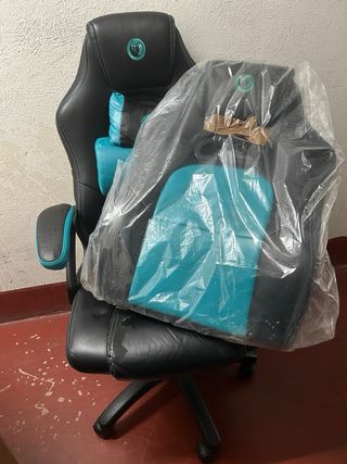 Silla Gaming Negra marca Nacon.