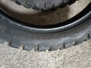 Neumáticos 120/90/18