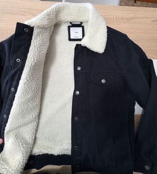 Chaqueta vaquera Mango negra con borreguito