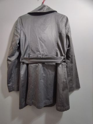 Chaqueta gabardina gris