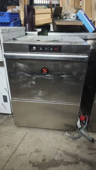 Lavaplatos y lavavasos industriales