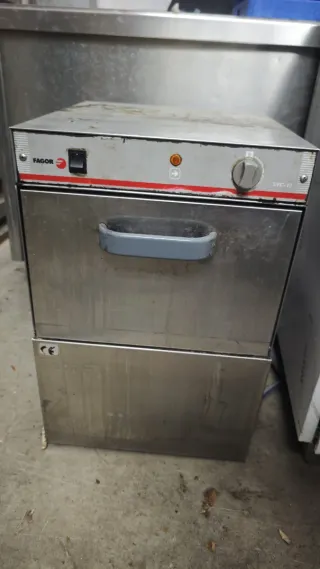 Lavaplatos y lavavasos industriales