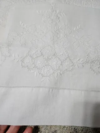 Asciugamani da corredo ricamati