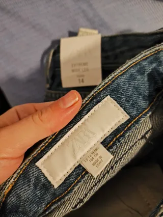 Pantalones vaqueros Zara anchos