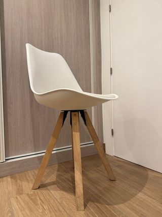 Silla blanca moderna x2