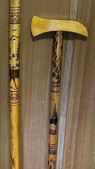 Bastones de madera con puño estilo hacha