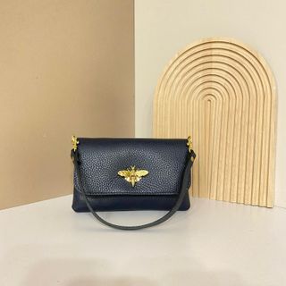 Bolso piel auténtica azul con abeja dorada 1401