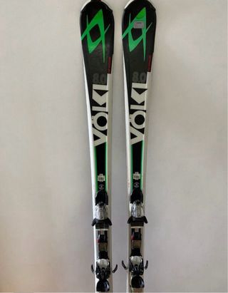 Esquís Volkl 80 con fijaciones