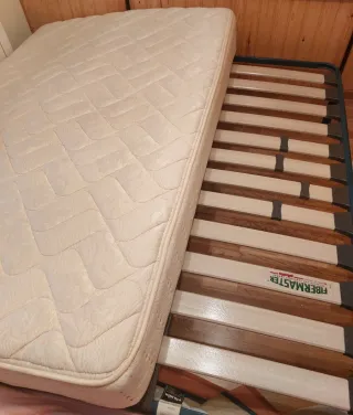 SOMIER+PATAS (REGALO COLCHÓN) 135x200 cm.