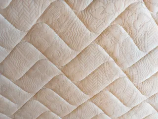 SOMIER+PATAS (REGALO COLCHÓN) 135x200 cm.