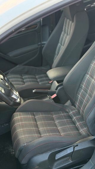 Volkswagen Golf  2010