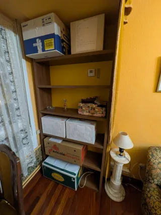 Estantería de madera