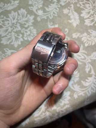 Reloj Lotus Negro y Plateado
