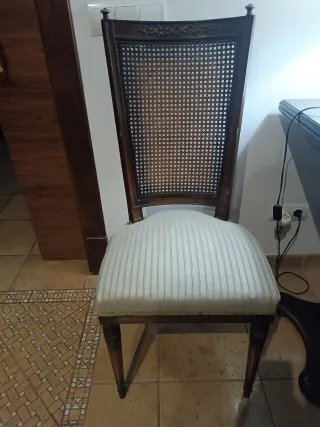 4 Sillas Clásicas Madera y Rattan