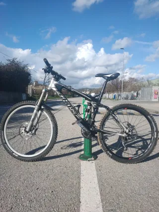 Bicicleta Enduro Ghost AMR