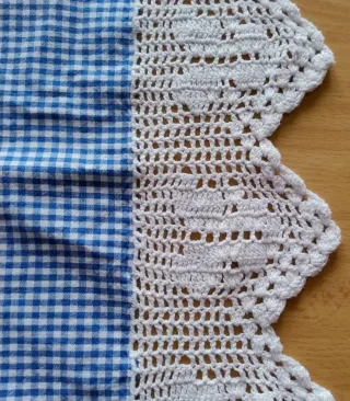 Tovaglia Vichy 78x78 cm con bordo uncinetto