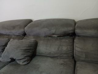 Sofá cheslong gris en buen estado