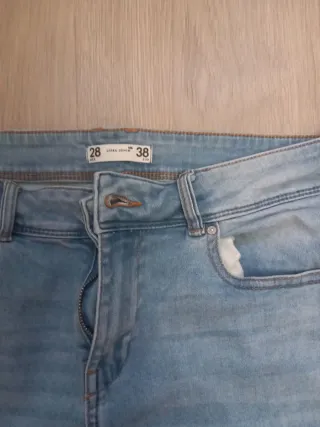 Pantalón vaquero chica Stradivarius Talla 38