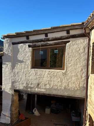 Fabricación e Instalación de ventanas de madera