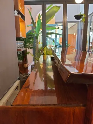 Barra de bar de madera