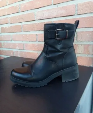 Botines negros mujer