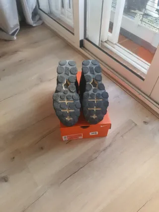 Zapatillas Nike Reax 8 TR Mesh Negras Doradas