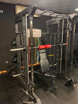 EQUIPAMIENTO COMPLETO DE GIMNASIO