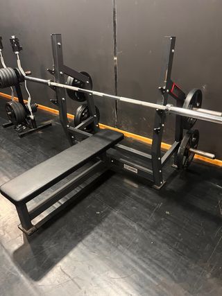 EQUIPAMIENTO COMPLETO DE GIMNASIO