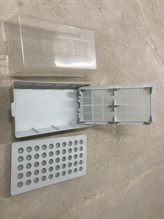 Semillero con tapa transparente