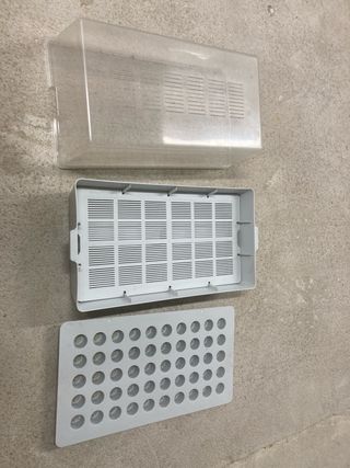 Semillero con tapa transparente