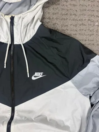 ¡¡OFERTA! Talla L Chaqueta Nike Málaga Impermeable