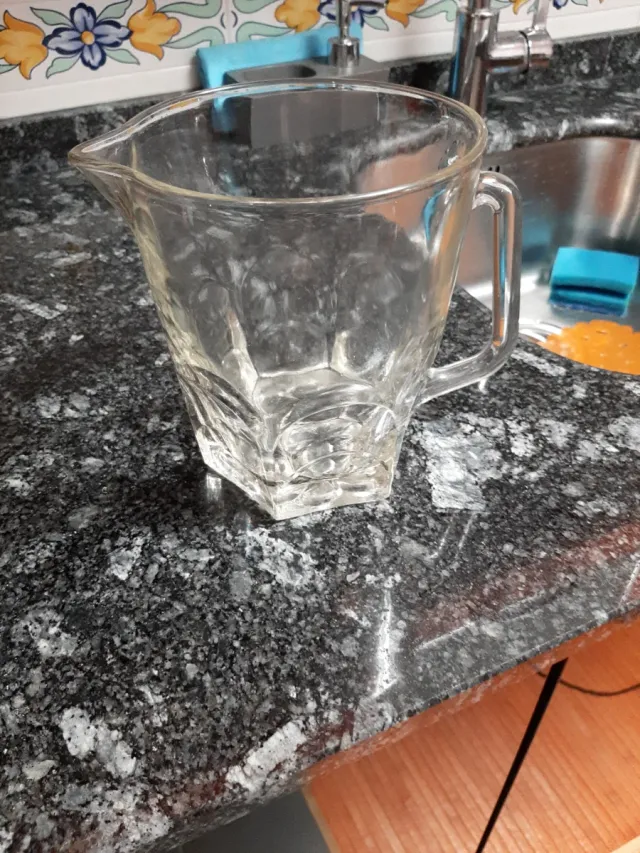 Jarra de cristal labrada