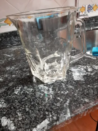 Jarra de cristal labrada