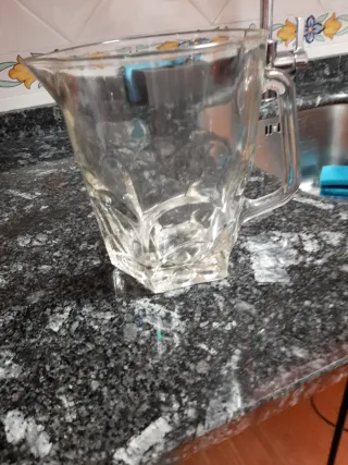 Jarra de cristal labrada