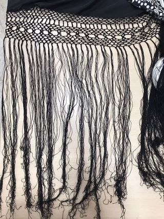 Mantón de Manila bordado