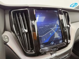 Volvo XC60 2.0 T8 AWD R-Design Auto